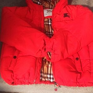 BURBERRY RED DOWN JACKET WITH HOOD SZ BOYS UNISEX 8-9 YEARS